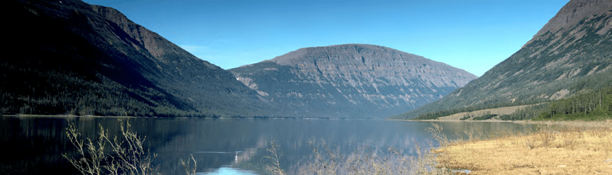 Озеро и горы